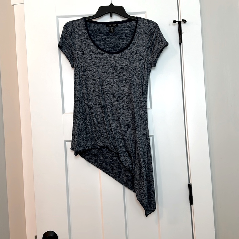 WHBM XS Top with Unique Hemline!